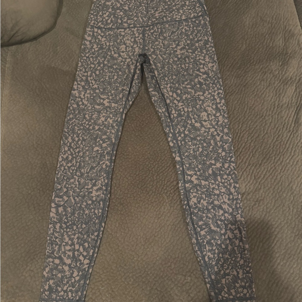 Lululemon brown and black leggings 28” Size 10